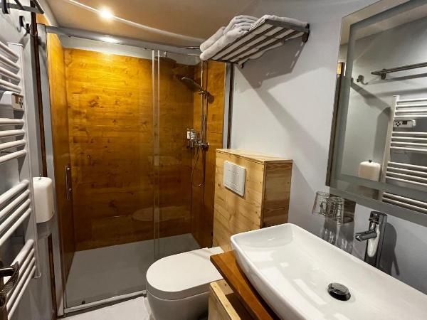 9WAGRAM Hotel Boutique : photo 7 de la chambre chambre lit queen-size dakar