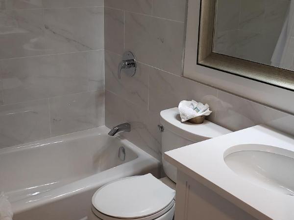 Arbutus Inn : photo 10 de la chambre chambre avec 2 lits doubles – rez-de-chaussée