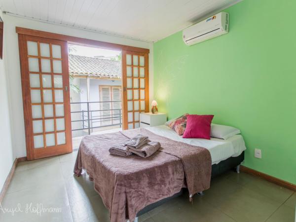 Pura Vida Hostel : photo 3 de la chambre chambre double avec salle de bains privative
