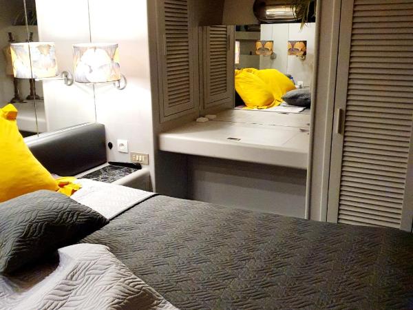 Loc de cabines sur Yacht : photo 9 de la chambre chambre lit king-size deluxe
