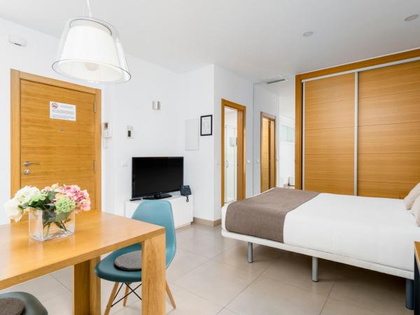 Suites Del Pintor : photo 8 de la chambre studio (2 adultes)