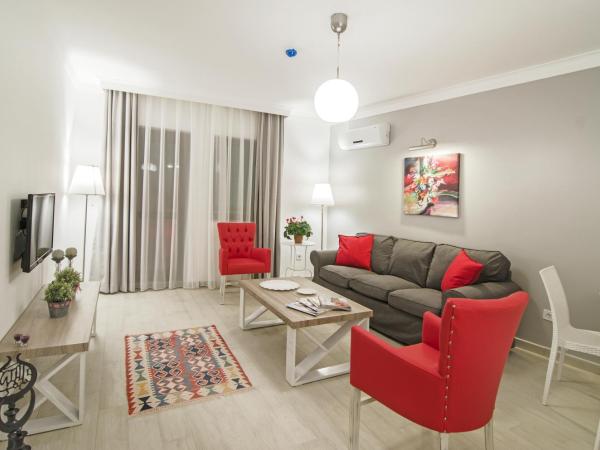 Rodina Suites Hotel : photo 7 de la chambre suite junior avec balcon