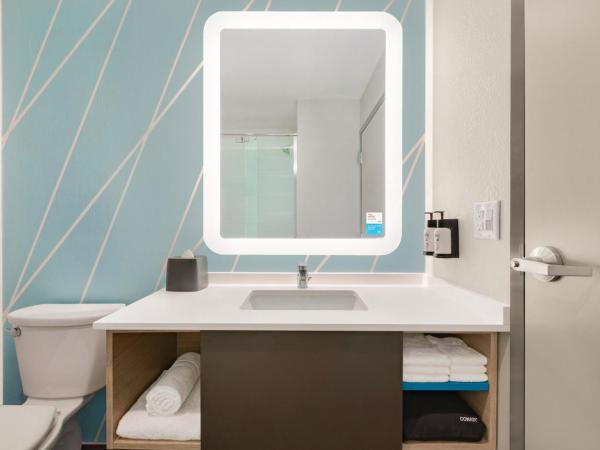 avid hotels - Guadalajara Av Vallarta Pte, an IHG Hotel : photo 2 de la chambre hébergement lit king-size standard
