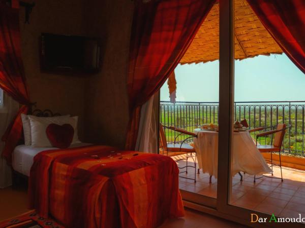 Dar Amoudou : photo 6 de la chambre chambre triple - vue sur ville