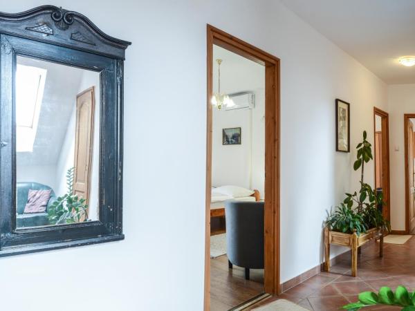 Krisztina Vendégház : photo 4 de la chambre chambre double ou lits jumeaux avec salle de bains privative