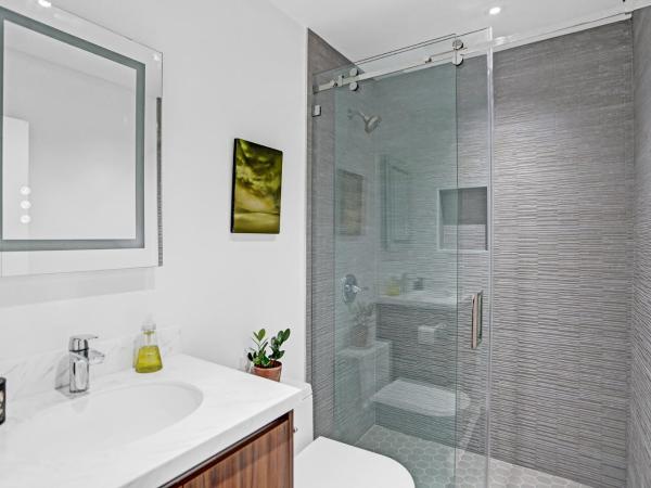 Stylish Luxury Tropical Junior Suite : photo 4 de la chambre chambre double deluxe avec baignoire