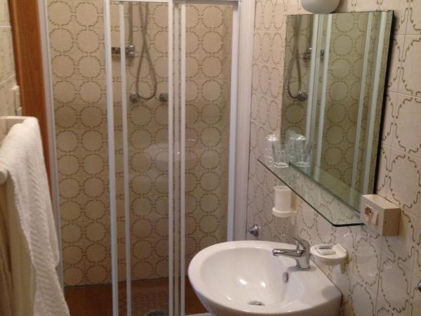 Hotel Silva Frontemare : photo 7 de la chambre chambre triple standard