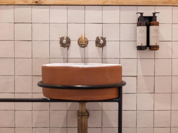 VILLA FLAKA Boutique Hôtel Confidentiel et Convivial : photo 9 de la chambre suite familiale avec balcon