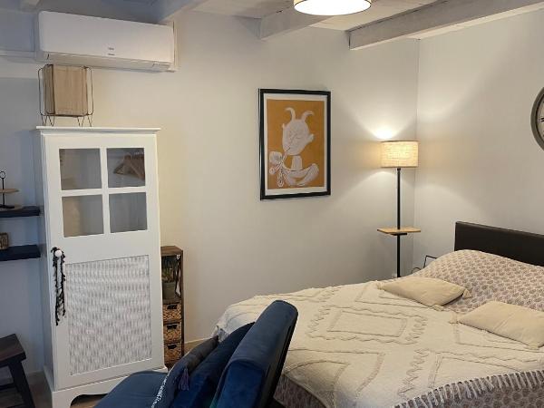 Joli mazet à Nîmes idéalement situé entre la garrigue et la ville : photo 2 de la chambre chambre lit queen-size deluxe