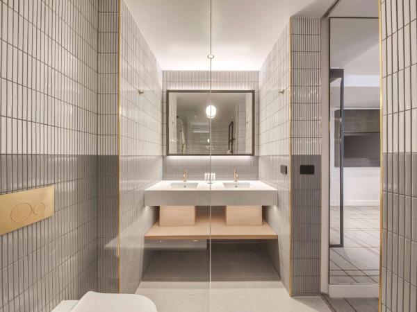 Vibe Hotel Sydney Darling Harbour : photo 1 de la chambre suite