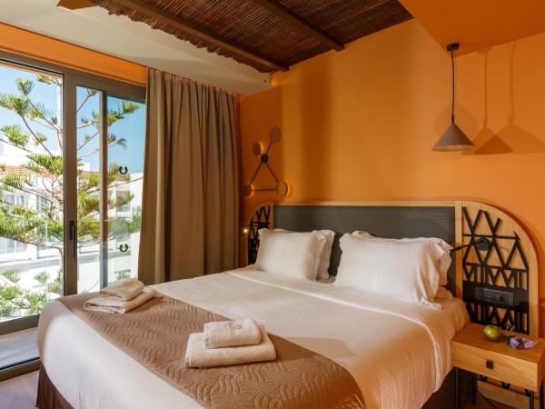 Palmera Beach Hotel & Spa - Adults Only : photo 7 de la chambre suite bien-Être avec jacuzzi