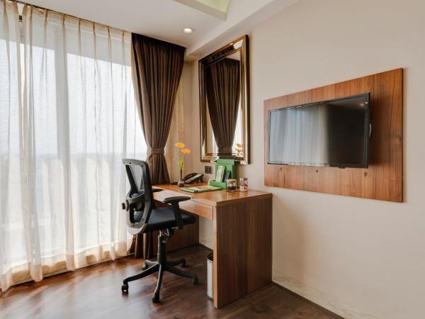 Holiday Inn Kolkata Airport, an IHG Hotel : photo 7 de la chambre standard king room with 15% discount on food, soft beverages and laundry