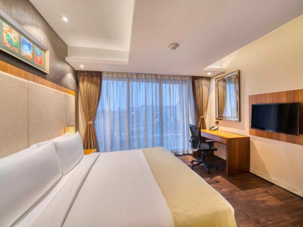 Holiday Inn Kolkata Airport, an IHG Hotel : photo 6 de la chambre standard king room with 15% discount on food, soft beverages and laundry