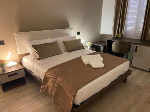 Hotel Plaza Ungheria : photo 5 de la chambre chambre double deluxe avec douche