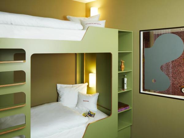 25hours Hotel Zürich West : photo 1 de la chambre lit superposé medium