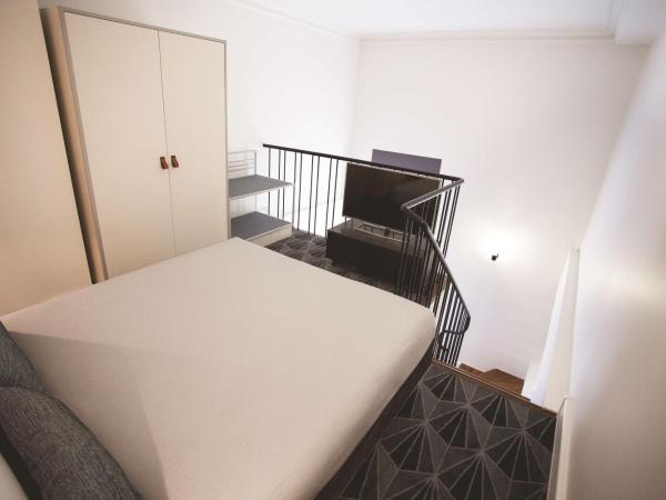 The Savoy Hotel on Little Collins Melbourne : photo 4 de la chambre loft - le richardson