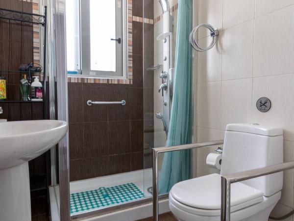 Ioanna's Hellenic Hospitality : photo 9 de la chambre chambre double avec salle de bains privative