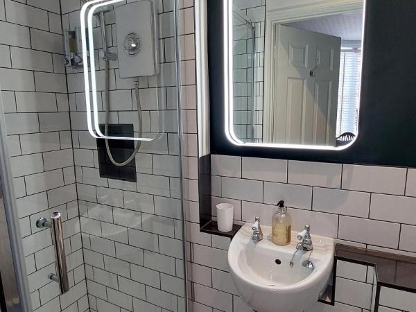 Starlings Guest House : photo 10 de la chambre grande chambre double avec salle de bains privative - 1er Étage