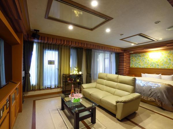 Hotel Water Gate Nagoya - Love Hotel for couple - : photo 5 de la chambre chambre double premium avec vue