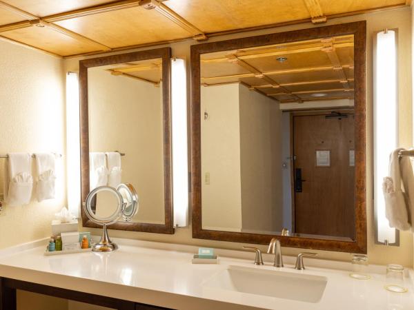 Pacific Terrace Hotel : photo 2 de la chambre suite junior lit queen-size - vue partielle sur océan