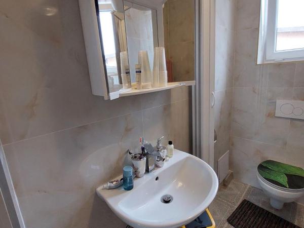 HaKhanh family : photo 7 de la chambre chambre familiale avec balcon