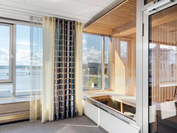 Best Western Plus John Bauer Hotel : photo 5 de la chambre suite lit king-size avec vue