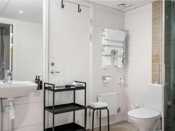 Best Western Plus John Bauer Hotel : photo 9 de la chambre hébergement 2 chambres avec lit king-size et lit double