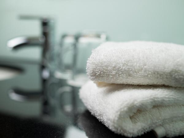 B P International : photo 2 de la chambre chambre double - vue sur port et parc