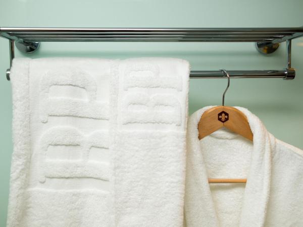 B P International : photo 5 de la chambre suite – vue sur port et parc