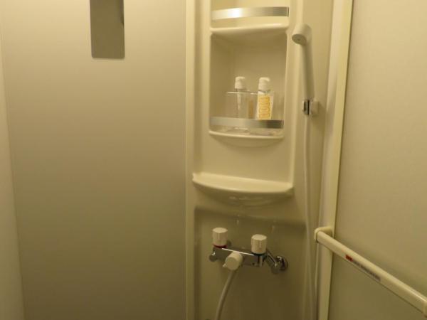 Sapporo Guest House Nariya : photo 9 de la chambre petite chambre lits jumeaux