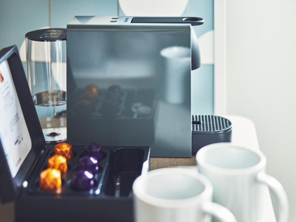 Holiday Inn Express Osaka City Centre- Midosuji, an IHG Hotel : photo 4 de la chambre room with three single beds and city view - high floor