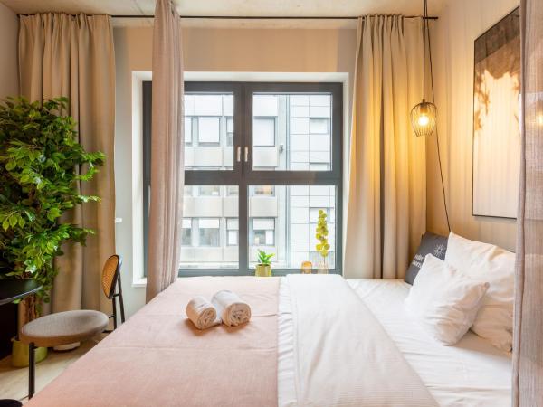 limehome Düsseldorf Stresemannstraße - Digital Access : photo 5 de la chambre chambre lit queen-size