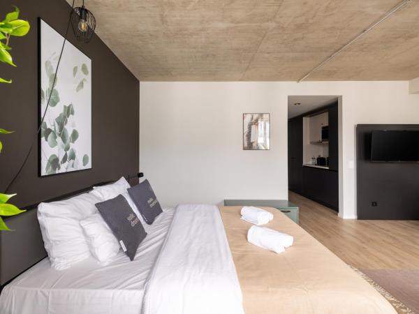 limehome Düsseldorf Stresemannstraße - Digital Access : photo 1 de la chambre suite avec canapé-lit