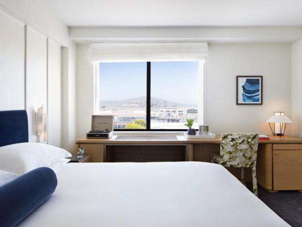 Kimpton Alton Fisherman's Wharf, an IHG Hotel : photo 1 de la chambre chambre lit king-size premium avec vue sur la baie