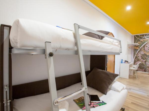 Casual Vintage Valencia : photo 6 de la chambre chambre intérieure quadruple Économique