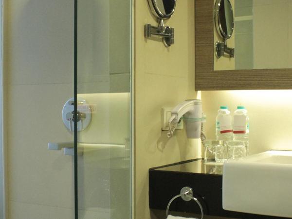 BW Kemayoran Hotel & Convention Powered by Archipelago : photo 7 de la chambre suite lit king-size exécutive - non-fumeurs