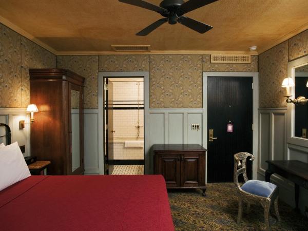 The Jane Hotel : photo 2 de la chambre cabine du capitaine avec salle de bains privative