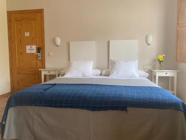 Hostal Moscatel : photo 4 de la chambre chambre lit king-size supérieure