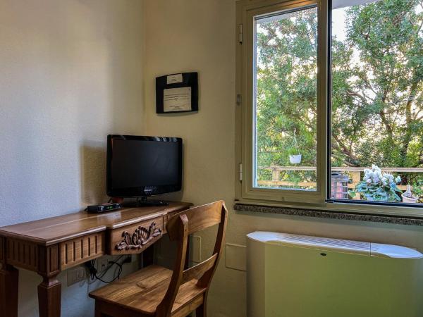 La Terrazza Guesthouse : photo 4 de la chambre chambre lits jumeaux - vue sur jardin