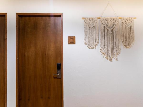 Caleta Hostel Rooftop & Pool : photo 5 de la chambre chambre deluxe