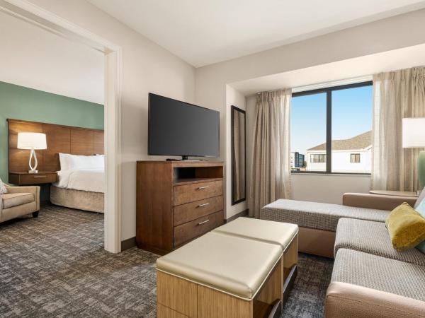 Staybridge Suites Oklahoma City-Quail Springs, an IHG Hotel : photo 8 de la chambre suite lit king-size