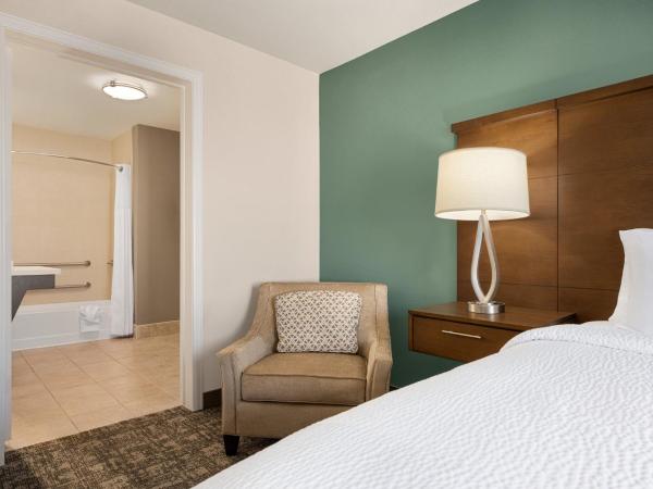 Staybridge Suites Oklahoma City-Quail Springs, an IHG Hotel : photo 8 de la chambre chambre lit king-size - baignoire accessible aux personnes à mobilité réduite - non-fumeurs