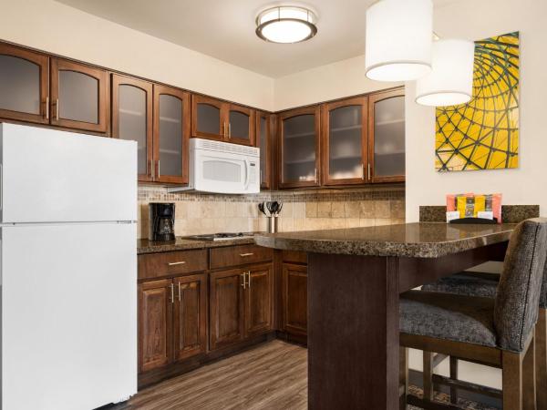 Staybridge Suites Oklahoma City-Quail Springs, an IHG Hotel : photo 7 de la chambre suite 1 chambre avec 2 lits doubles