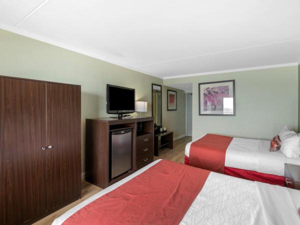Sandcastle Resort : photo 2 de la chambre chambre avec 2 lits doubles - vue partielle sur océan