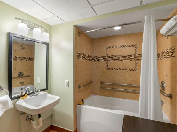 Sandcastle Resort : photo 1 de la chambre chambre lit king-size pour personnes à mobilité réduite - non-fumeurs