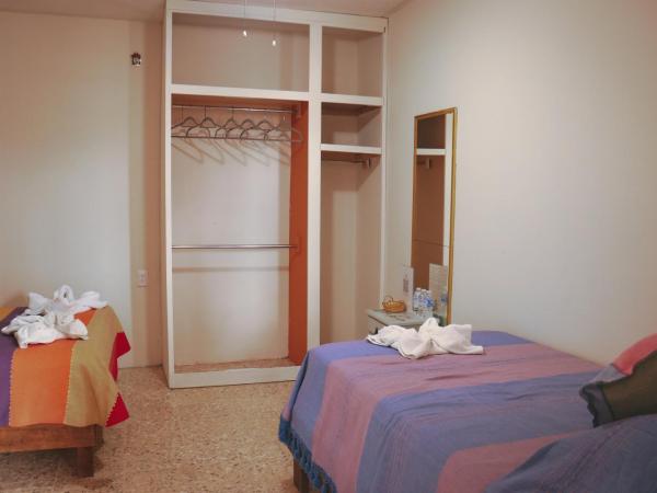 Posada Don Mario : photo 9 de la chambre chambre triple basique avec salle de bains commune