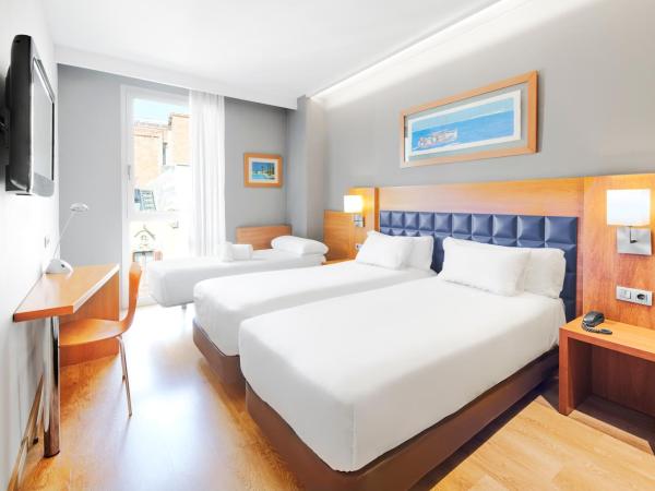 Barcelona Century Hotel : photo 8 de la chambre chambre lits jumeaux avec lit d’appoint - 301