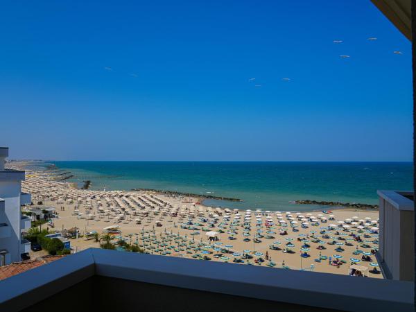 Hotel Imperial Beach - Dada Hotels : photo 5 de la chambre chambre double - front de mer