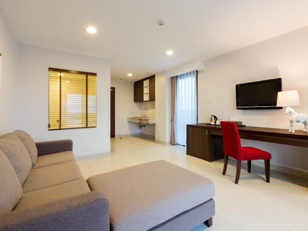 Riche Hua Hin Hotel - SHA Plus : photo 10 de la chambre suite avec jacuzzi