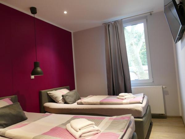 Pension Sölde : photo 2 de la chambre chambre lits jumeaux standard avec salle de bains commune